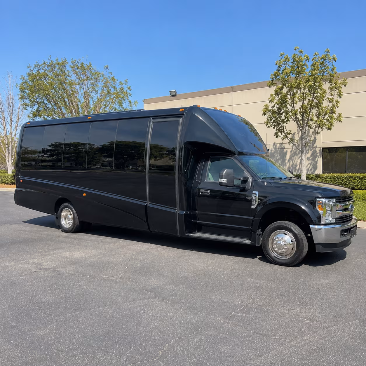 Miami Winery Tour & Pub Crawl Transportation party bus exterior